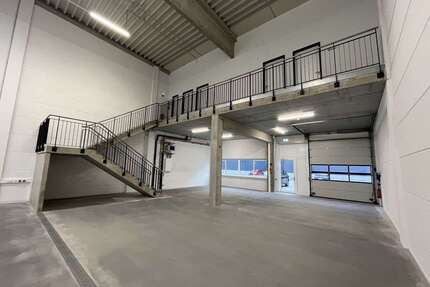 Halle in Hamburg Jenfeld 4.930,00 € 305 m² - Hamburg / Jenfeld