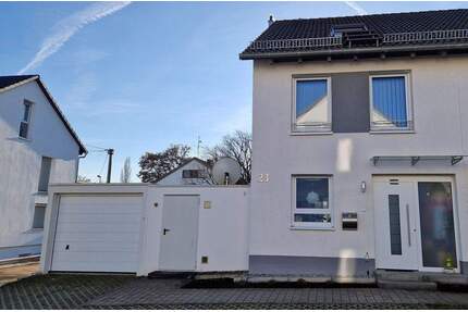 Ihr Familien-Zuhause in Nürtingen: Reiheneckhaus mit Garten und einer Garage mit Stellplatz