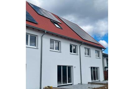 Reihen-Mittelhaus - 1.420,00&nbsp;EUR Kaltmiete, ca.&nbsp; 160,00&nbsp;m&sup2; in Ellenberg (PLZ: 73488)
