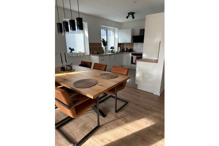 Neuwertige EG Wohnung mit Einbauküche und kleinem Garten - Rietberg