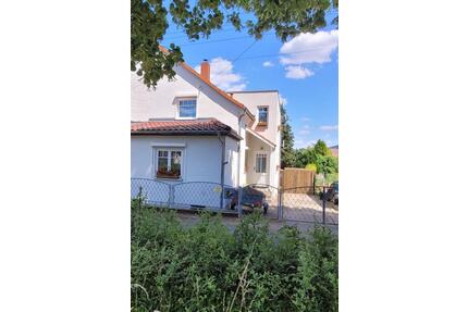 Bezugsfertige Doppelhaushälfte mit Garten in ruhiger Wohnlage - Jena Burgau