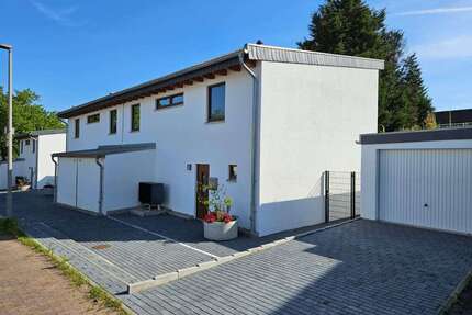 Haus zum Mieten in Oberhausen 1.830,00 € 119.15 m²