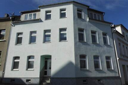 Teilsaniertes und teilweise (1 WE) schnell nach Kauf beziehbares 2-Familienhaus (RH) in Höhenlage von Reichenbach OT ... - Reichenbach OT Mylau 08499