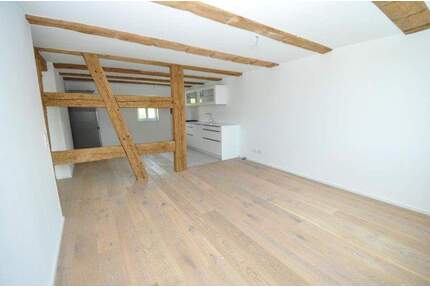 Wohnen im Denkmal mit Flair: hochwertige 2½-Zimmerwohnung mit Balkon EBK - sofort frei - Öhningen