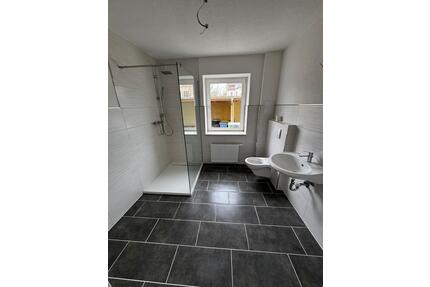 Renovierte 3 Raum Wohnung - 420,00&nbsp;EUR Kaltmiete, ca.&nbsp; 70,00&nbsp;m&sup2; in Crimmitschau (PLZ: 08451)