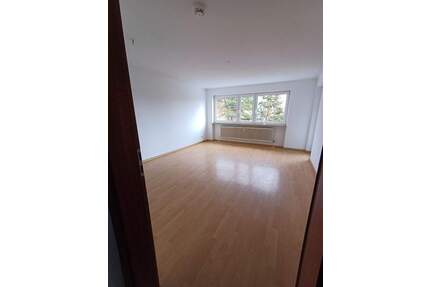 Renovierte 2-Zimmerwohnung - 530,00&nbsp;EUR Kaltmiete, ca.&nbsp; 55,00&nbsp;m&sup2;&nbsp;Wohnfl&auml;che in Fürth (PLZ: 90765) Poppenreuth