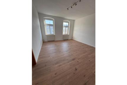 Lichtdurchflutete 4-Zimmer-Wohnung | 101m² | Loggia | Kernsaniert - Gera Alt-Bieblach
