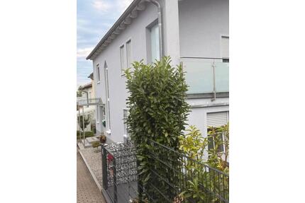 Haus mit Einliegerwohnung - 780.000,00&nbsp;EUR Kaufpreis, ca.&nbsp; 225,00&nbsp;m&sup2; in Obertraubling (PLZ: 93083)