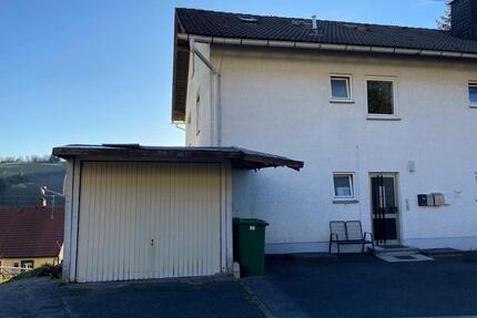 4-Zimmer-Wohnung 117 m² in Tettau – Balkon + Garage 700€ kalt