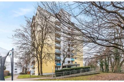 Modernisierte 3,5 Zimmer Wohnung mit 2 Balkonen, Einbauküche - Freiburg im Breisgau Haslach