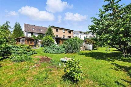 Vor den Toren von Chemnitz: Einfamilienhaus mit Gartenoase und Garage, ideal für Paare & kleine Familien
