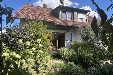 Doppelhaushälfte Bj. 1991, Carport und GeräteschuppenWerkstatt, Einzug ab Sommerferien 2026 möglich - Neustadt an der Donau