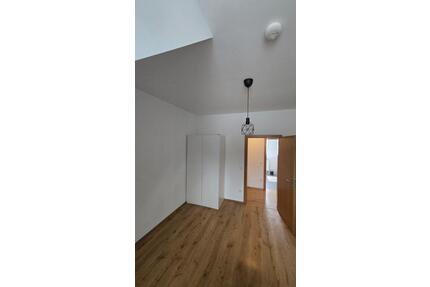 WG Zimmer in Zentraler Lage - 340,00&nbsp;EUR Kaltmiete, ca.&nbsp; 112,00&nbsp;m&sup2; in Freising (PLZ: 85354) Am Vogelherd