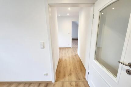 3-Zimmer Dachgeschosswohnung mit 2 Balkonen und großer Terasse - Herzogenrath