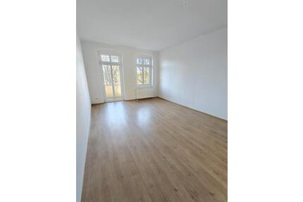 Moderne 1-Zimmer-Wohnung mit Balkon & Tageslichtbad - fußläufig zur S-Bahn Hennigsdorf