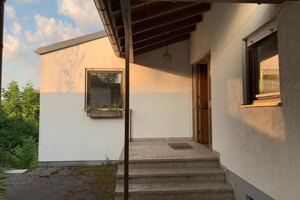 Traumlage am Hofberg: großes Haus mit idyllischem Garten - Kumhausen