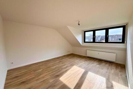 Modernisierte 3-Zimmer-Wohnung mit schickem Tageslichtbad - Mönchengladbach Ost