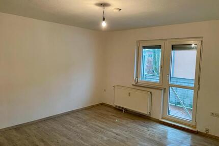 Schöne 1-Zimmer-Wohnung mit Balkon und Einbauküche in Rödental