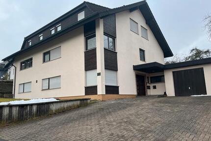 Wohnung im Erdgeschoss - 900,00&nbsp;EUR Kaltmiete, ca.&nbsp; 100,00&nbsp;m&sup2;&nbsp;Wohnfl&auml;che in Buchen (Odenwald) (PLZ: 74722)