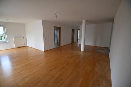 Moderne 3,5-Zimmer-Wohnung mit 2 Balkonen in Walzbachtal 105m²