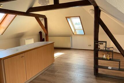 Dachwohnung mit Gastherme - 400,00&nbsp;EUR Kaltmiete, ca.&nbsp; 45,00&nbsp;m&sup2; in Naumburg (Saale) (PLZ: 06618)
