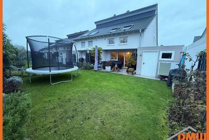 Neubau-DHH Erstbezug: 4 Zi.+Kü.+Ankl., TL-Bad, Gäste-WC, GartenTerr., Garage+Stpl. - Grolsheim