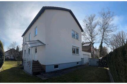 Haus mit zwei 2-Zimmer Mietwohnungen und Doppelgarage - Gröbenzell