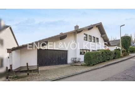 Haus zum Kaufen in Overath 590.000,00 € 274 m²