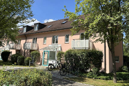 Vermietet oder begründeter Eigenbedarf! Helle 2 Zi. Dachterrassen-ETW in ruhiger Lage von Mü.-Großhadern. - München
