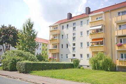 In der Herrichtung! 2-Raumwohnung mit Balkon in schöner, ruhiger Lage... - Halle (Saale) Südstadt