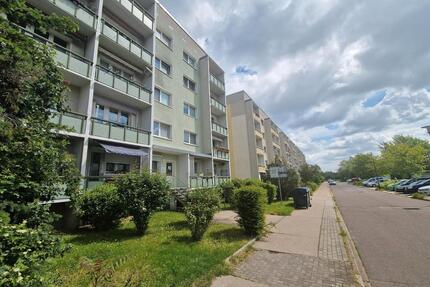 **JETZT EINZIEHEN**3-Zimmer-Wohnung 3.OG Balkon Tageslichtbad mit Wanne ab sofort - Halle (Saale) Silberhöhe