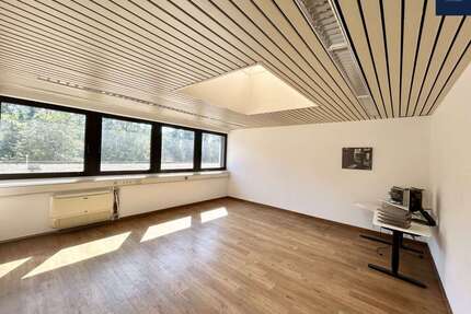 Büro in Freiberg am Neckar 4.000,00 € 500 m²