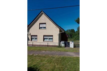 Modernisiertes Einfamilienhaus mit 3.800 m² Grundstück, Scheune & - Bad Liebenwerda