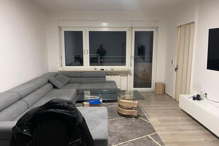 Gemütliche 2-Zi.-Wohnung mit großem Balkon in zentraler Lage“ - Lampertheim