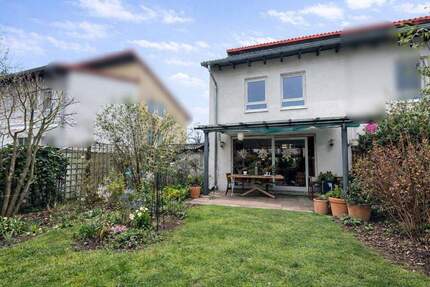 Ruhige Splitlevel-Doppelhaushälfte in begehrter Lage - Frankfurt am Main Kalbach-Riedberg