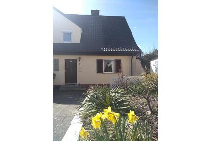 Charmantes Reihenendhaus mit Garten in Kareth - Lappersdorf