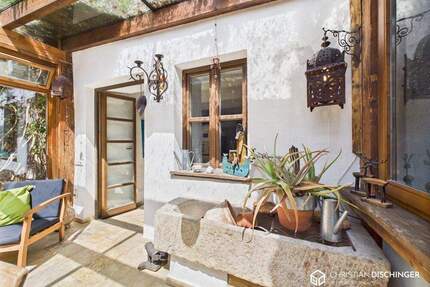 Ein Anwesen voller Möglichkeiten - historischer Charme, Wohnen & Arbeiten plus Ausbaureserve - Pentling / Matting