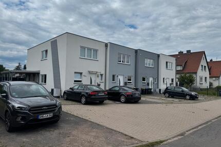 Modernes voll unterkellertes Reihenmittelhaus in Lindhorst