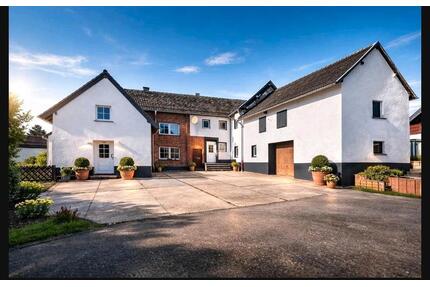 Hofanlage mit 2 seperaten Häusern - Scheune und Garage - Nettersheim