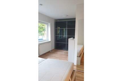 Einziehen und fertig! - Teilmöblierte Wohnung mit EBK und Balkon in idyllischer Ruhe - Berlin Kaulsdorf