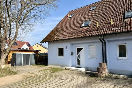 FAMILIENFREUNDLICH - Doppelhaushälfte mit Garten - Hilpoltstein Zell