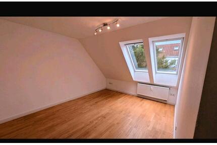 1 Zimmer zur Untermiete (1-Jahr befristet) mit Verlängerung - Hamburg Barmbek-Nord