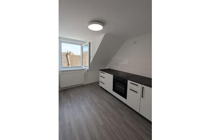Top geschnittene, frisch Sanierte 53 m² Wohnung in Mannheim – 2 Zimmer+Bad+Einbauküche inkl. Heizk.