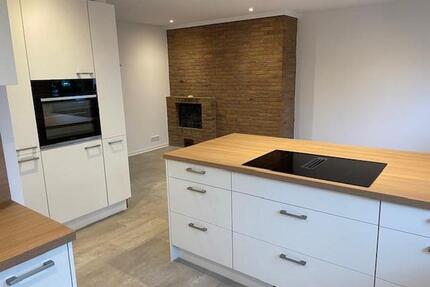Haus im Haus: Nach Modernisierung: Modernisierte Maisonette-Wohnung für gehobene Ansprüche - Niedernhausen