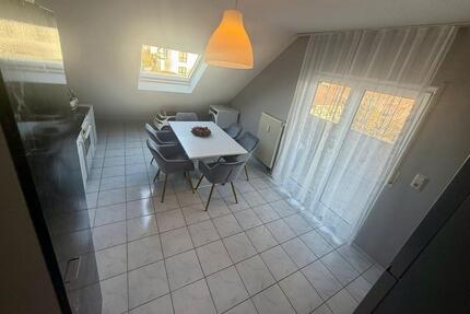 Stilvolle, Helle DG-Wohnung in Pohlheim-Sehr Guter Preis!-