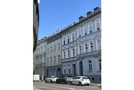 Frisch renovierte 2,5-Zimmer-Altbauwohnung in Bestlage von Mönchengladbach + Garage