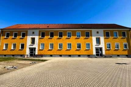 Wohnung zum Mieten in Braunsbedra 425,00 € 60.7 m²