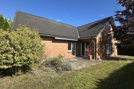 Haus zum Kaufen in Brokstedt 300.000,00 € 106 m²