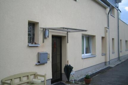 Ruhige helle 4-Zi.-Whg. Terrasse + eigener Hauseingang + Carport - Lübeck Kücknitz