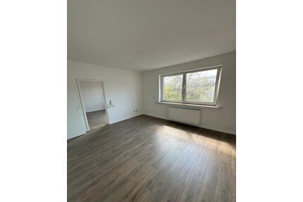 4-Zimmer-Wohnung, ab sofort bezugsfrei - Solingen